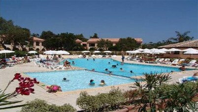 4 pers apartment in residence with 2 swimming pools 200 meters from the sea 