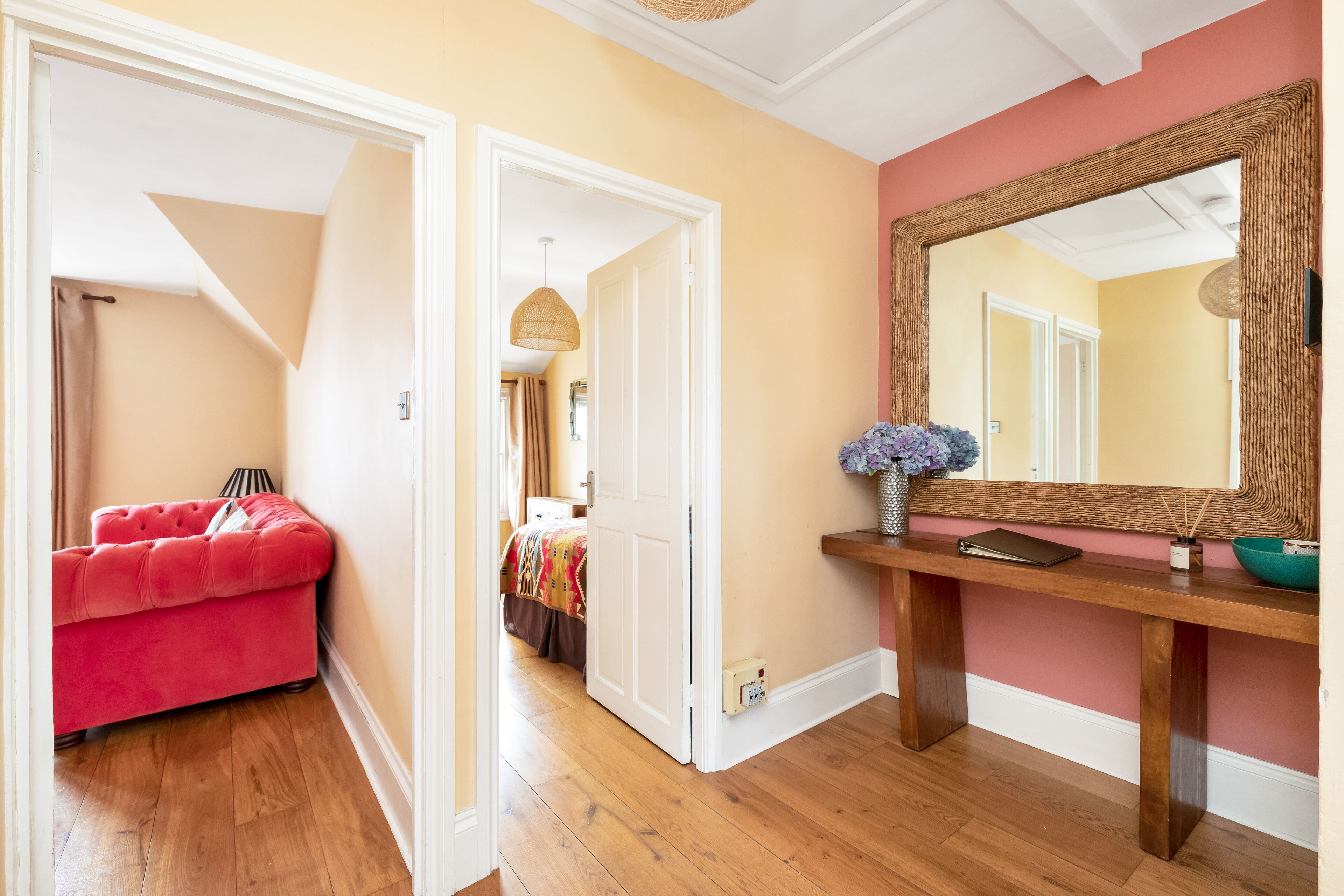 2 室のベッドルーム、セーフティボックス (室内)、アイロン / アイロン台、WiFi