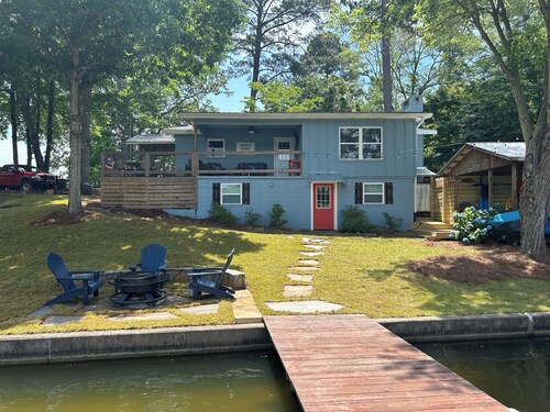 Book now for summer vacation! Outdoor firepit. Quiet cove. Flat lot. 
