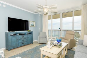Smart TV - Sunny & cheerful beachfront getaway w/private balcony! ☀️ (Destin)
