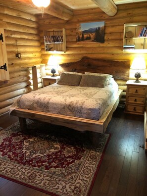 1 bedroom, desk, free WiFi, bed sheets - Charming log cabin in the mountains. (Florissant)