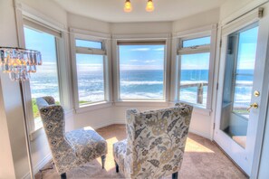 Interior - Ocean Front Home With Spectacular Views! Dog Friendly! (Seal Rock)