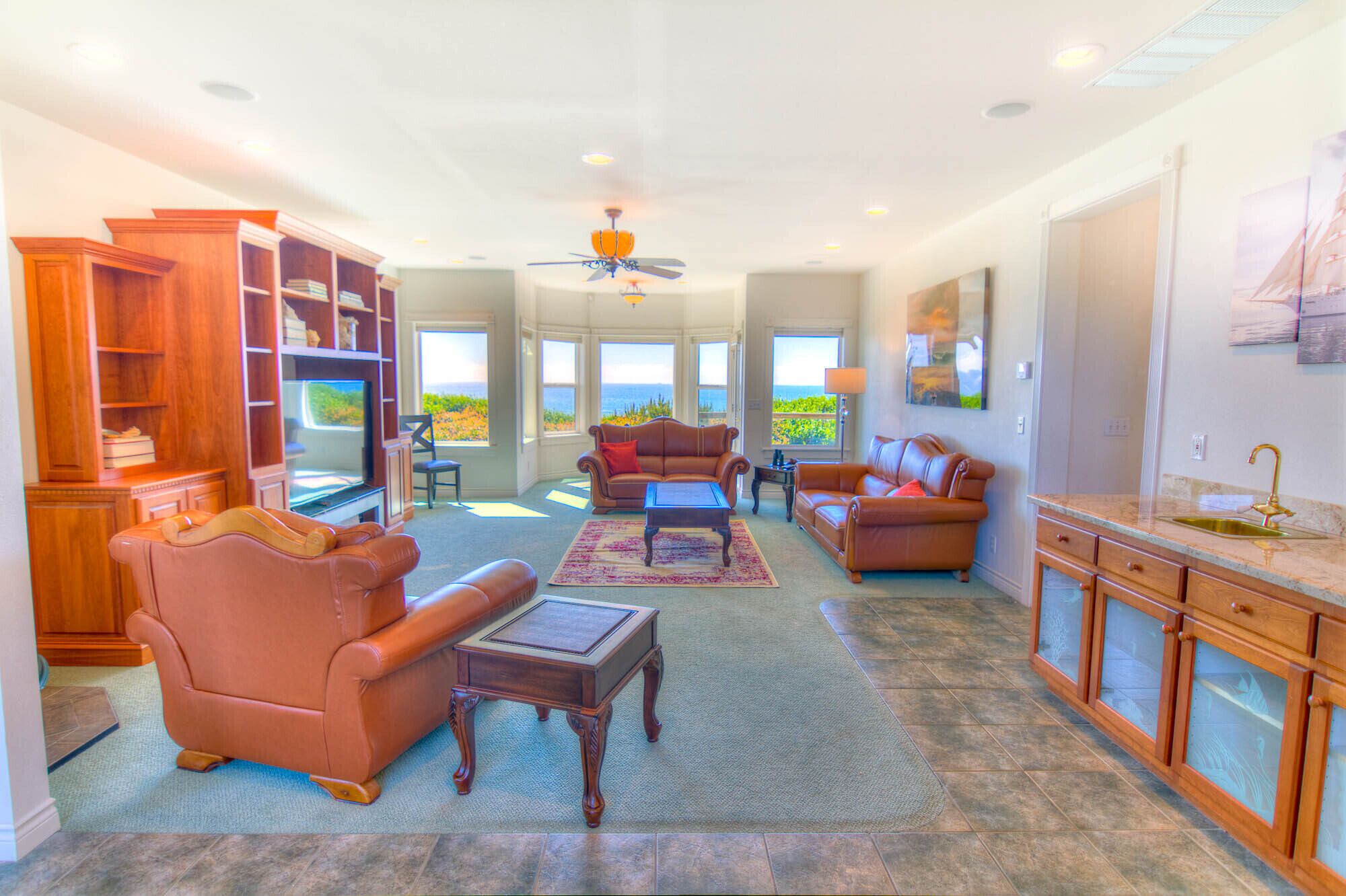 Ocean Front Home With Spectacular Views! Dog Friendly!