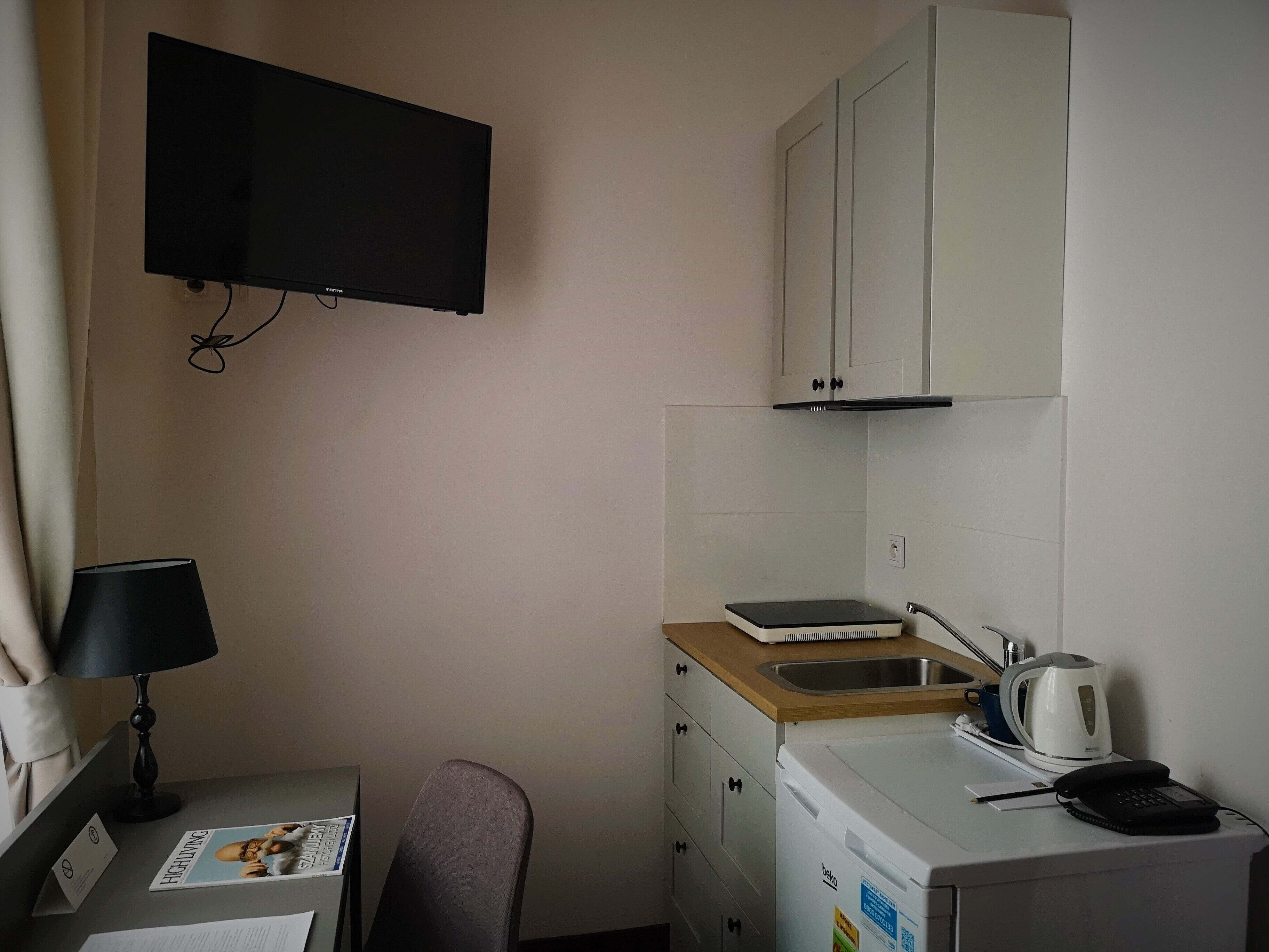 twin room, kitchenette | private kitchen | electric kettle