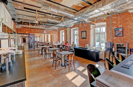 Restaurant. Koszary Arche Hotel