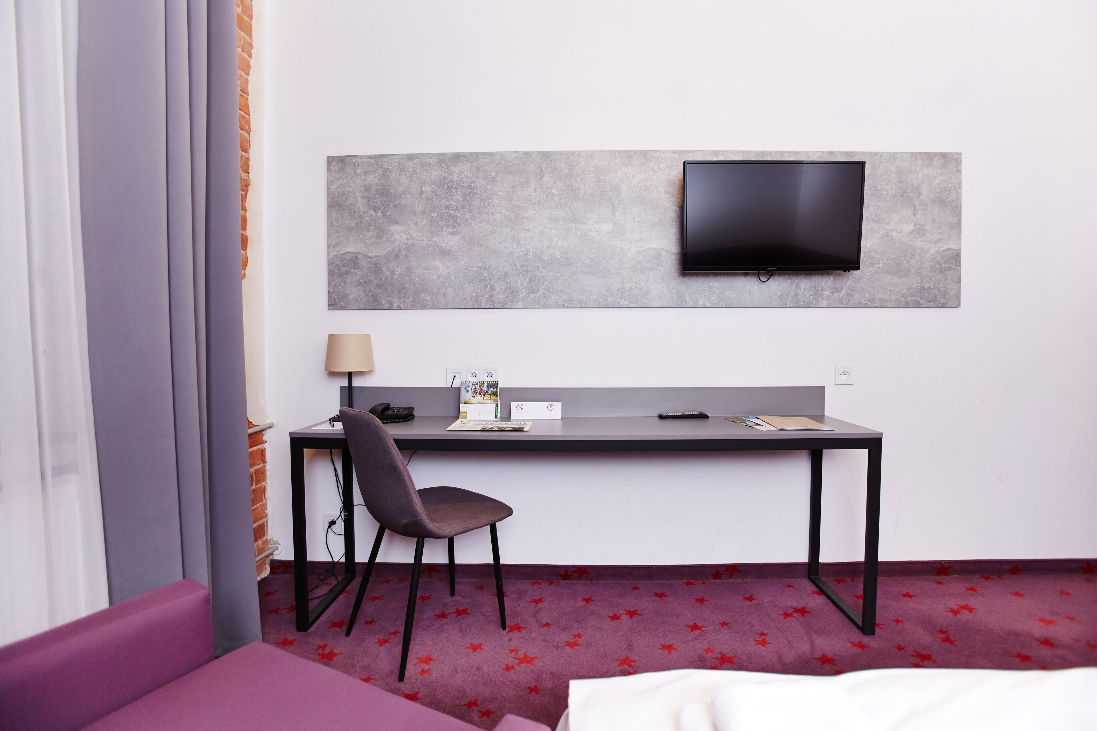 single room, 1 single bed | in-room safe, desk, soundproofing, iron/ironing board