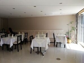 Desayuno buffet incluido todos los días 