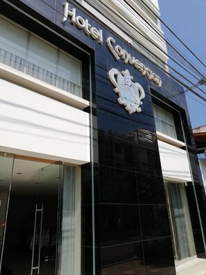 Fachada de la propiedad