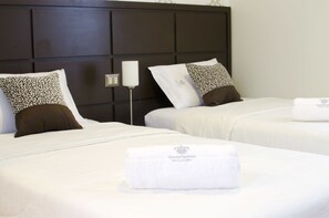 Minibar, free WiFi, bed sheets