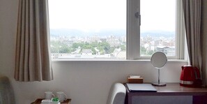 Desk, free WiFi
