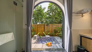 Family Duplex, Garden View | Bathroom | Free toiletries, hair dryer, bathrobes, slippers