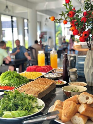 Breakfast buffet - Nghe Garden Resort (Da Nang)