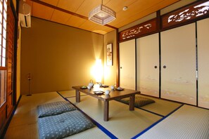 Family House, 3 Bedrooms, Kitchen, City View - Private Residence Nijojo Sachi (Kyoto)