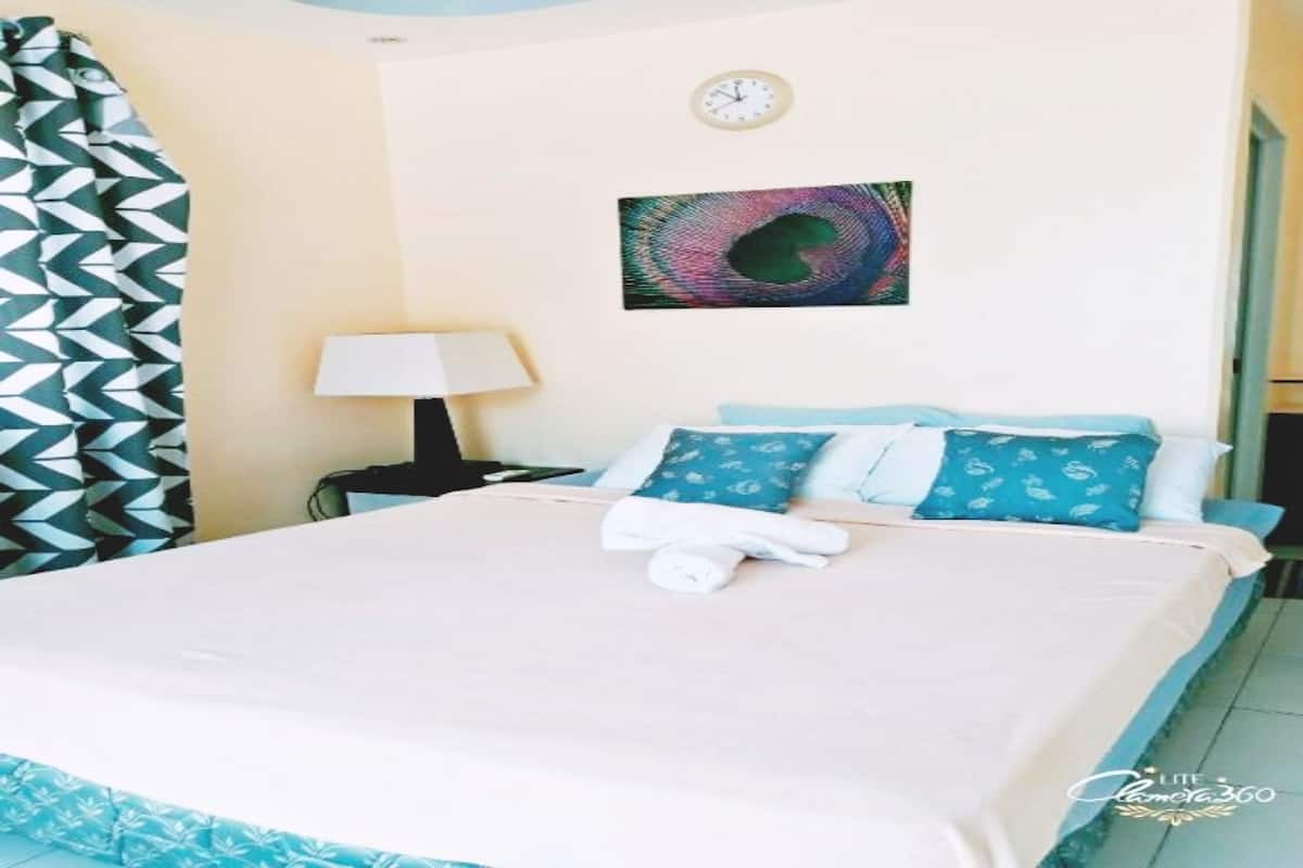 Double Room, Sea View, Corner | Desk, free WiFi, bed sheets