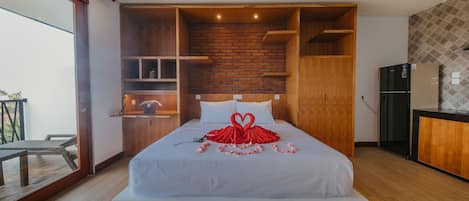 Chambre, 1 très grand lit | Minibar, coffres-forts dans les chambres, chambres insonorisées