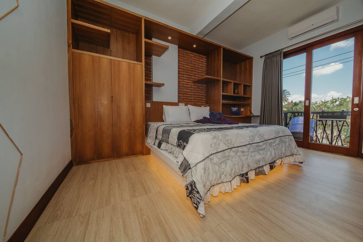 Standard Room, 1 King Bed