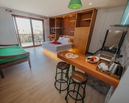 客房, 1 张特大床 | 迷你吧、客房内保险箱、隔音、免费 WiFi