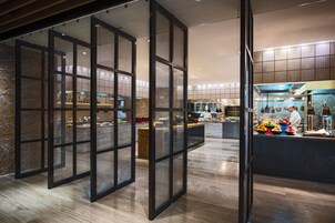 Desayuno buffet todos los días (con cargo)