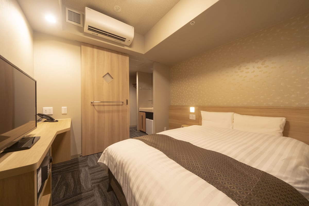 In-room safe, desk, blackout curtains, soundproofing