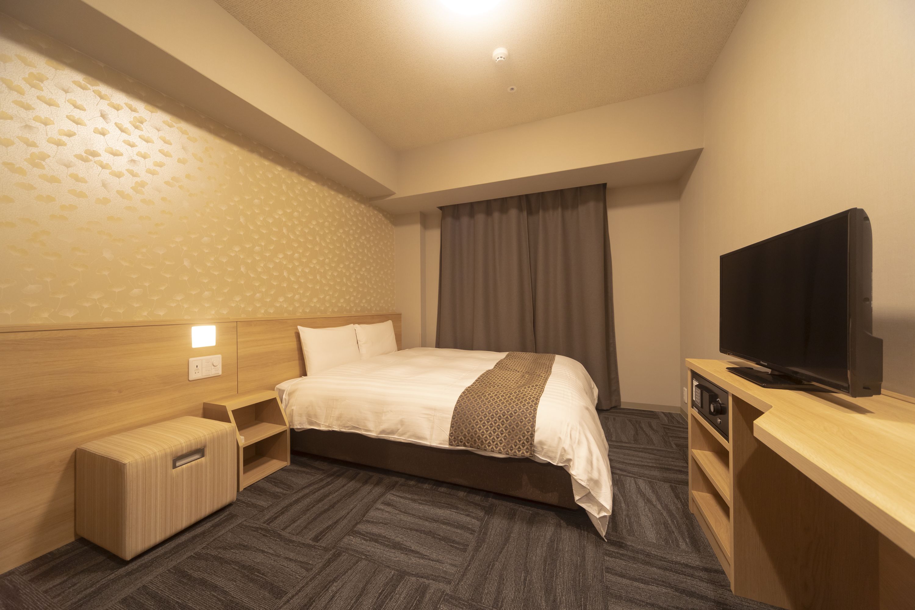 in-room safe, desk, blackout curtains, soundproofing