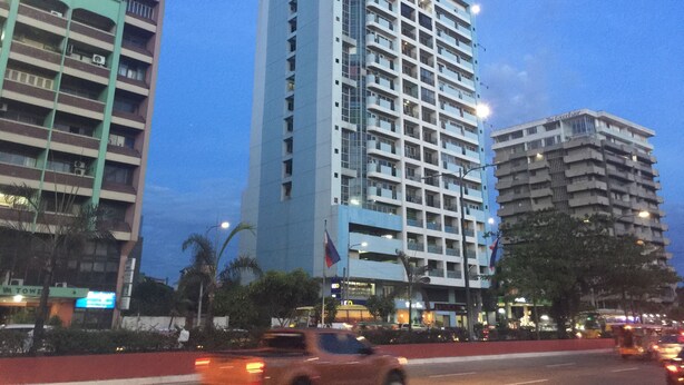 Exterior - OFW at Crowne Bay Tower (Parañaque)
