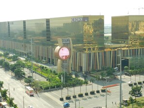 Exterior - OFW at Crowne Bay Tower (Parañaque)