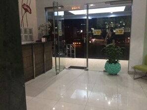 Interior entrance - OFW at Crowne Bay Tower (Parañaque)