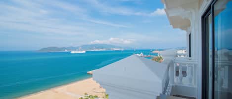 Camera Premier, balcone, vista mare | Vista spiaggia/mare