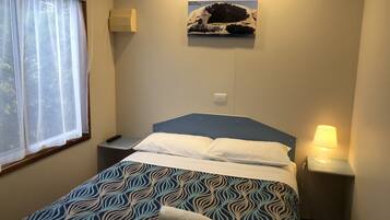 2 Bedroom Cabin (Cabin 10 and Cabin 11) | 1 bedroom, premium bedding, iron/ironing board, free WiFi