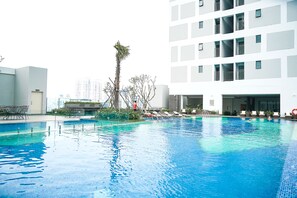 Pool - The Moment (Ho Chi Minh City)