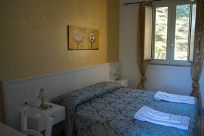 Quadruple Room | Desk, free WiFi, bed sheets - La Carcara (Otranto)