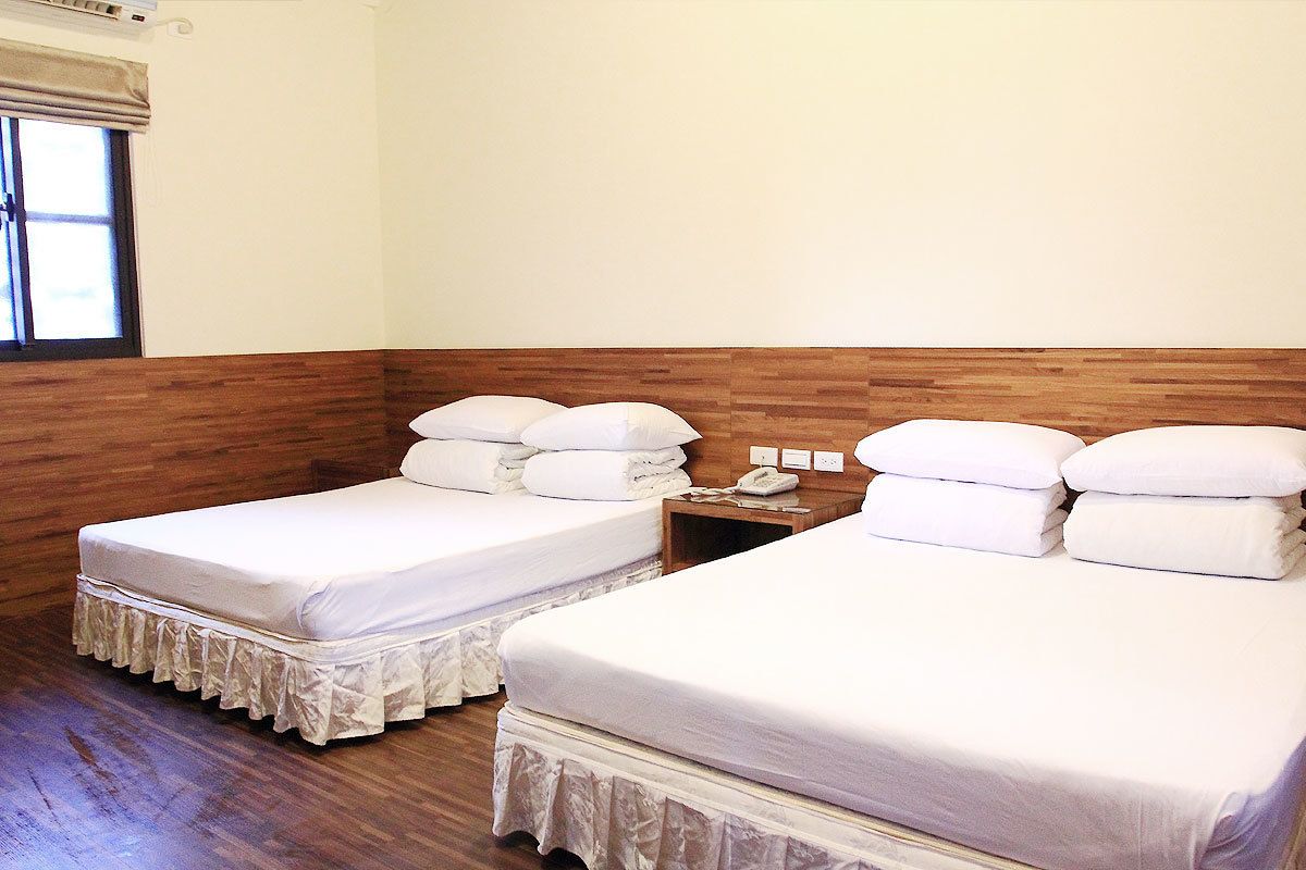 deluxe quadruple room, 2 double beds | soundproofing, free wifi