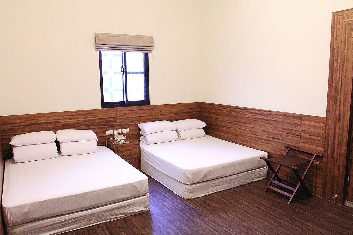 deluxe quadruple room, 2 double beds | soundproofing, free wifi