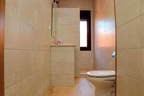 Shower, towels