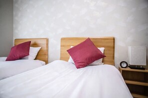 Quarto duplo | 4 quartos, espaço de trabalho para notebook, Wi-Fi de cortesia