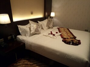 Standard Double Room, Non Smoking, City View