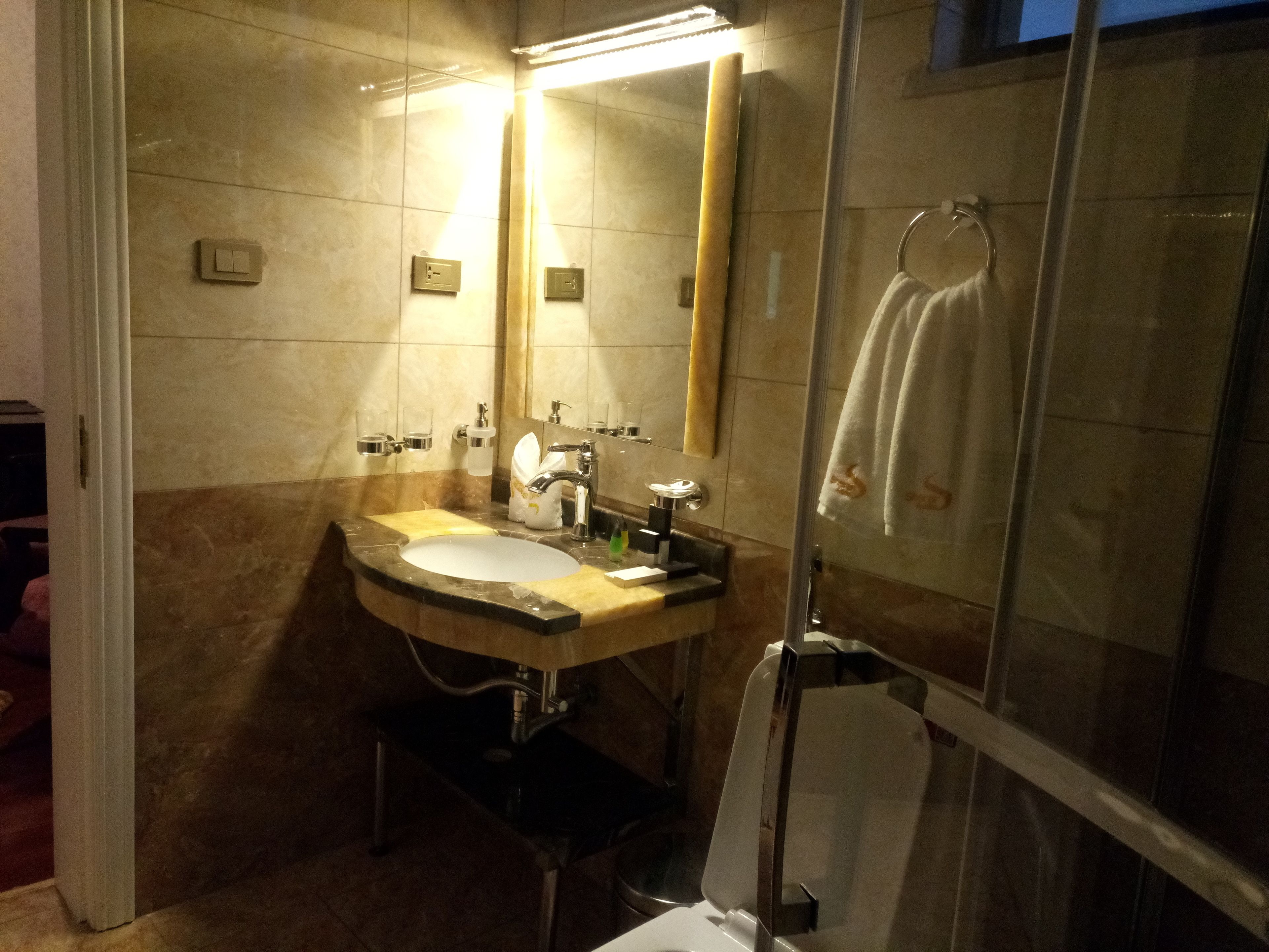 Photo - Sherar Addis Hotel