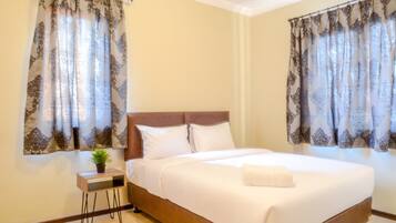 3 bedrooms, iron/ironing board, bed sheets