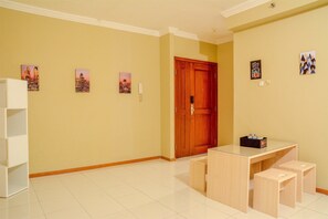 In-room dining - 3 Bedrooms Apartment Grand Palace Kemayoran by Travelio (Jakarta)