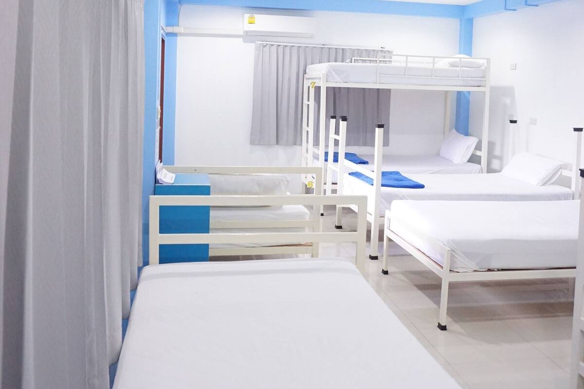 Rollaway beds, free WiFi