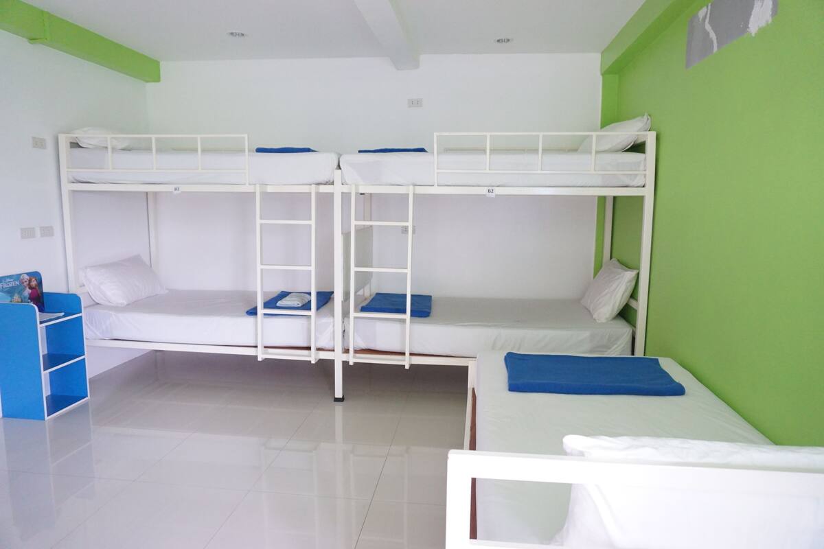 Rollaway beds, free WiFi
