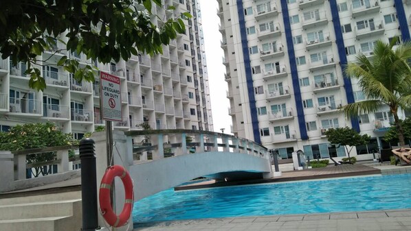 Innilaug, 5 útilaugar