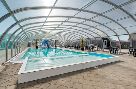 Piscina externa sazonal. First Camp Holbæk Fjord