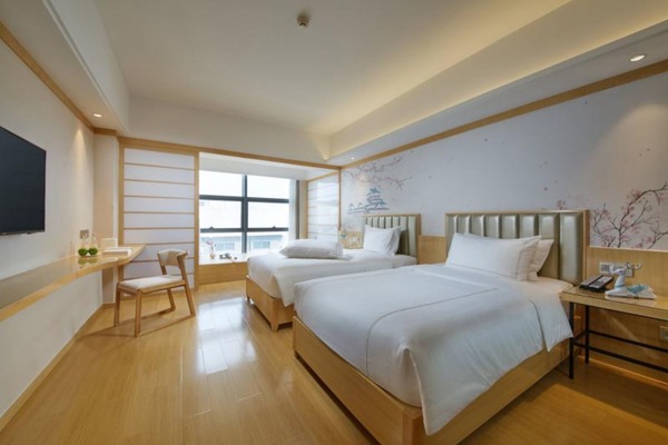 Superior Twin Room | Desk, blackout drapes, WiFi (free)