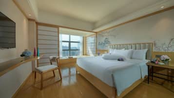 Superior Double Room | Desk, blackout drapes, free WiFi
