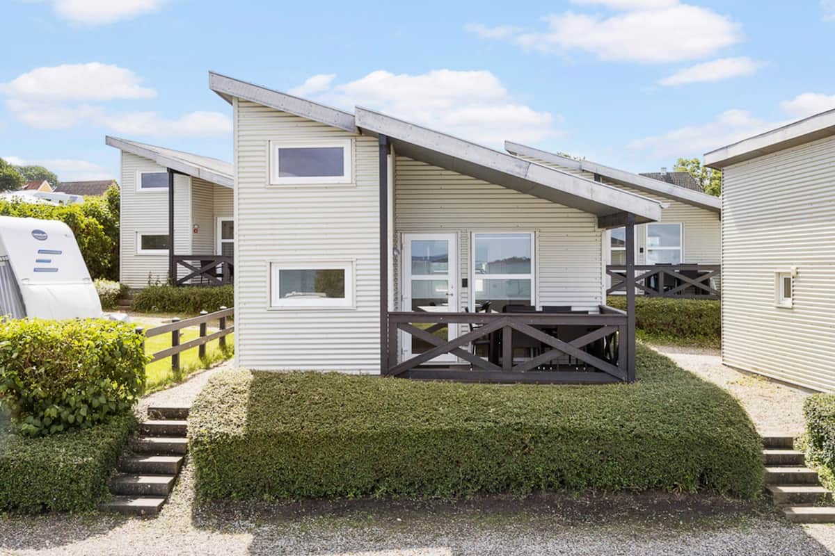 Deluxe Cabin, 2 Bedrooms | Terrace/patio