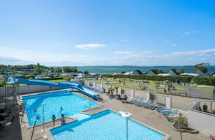 Indendørs pool, sæsonbestemt udendørs pool
