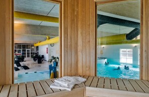 Innenpool, Außenpool (je nach Saison geöffnet)