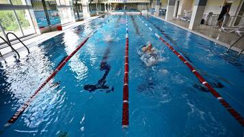 Indoor pool, sun loungers