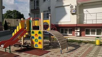 Außen-Kinderspielplatz